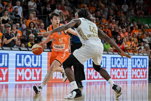 教练团队的 教练团队的