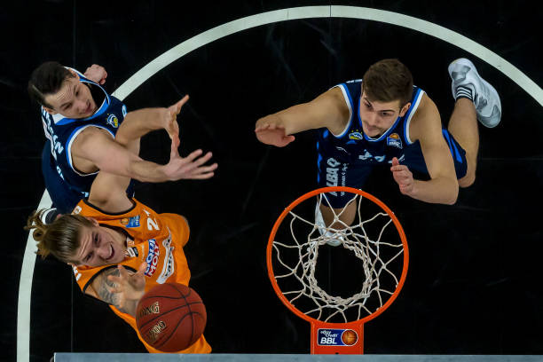 的参赛者需 的参赛者需